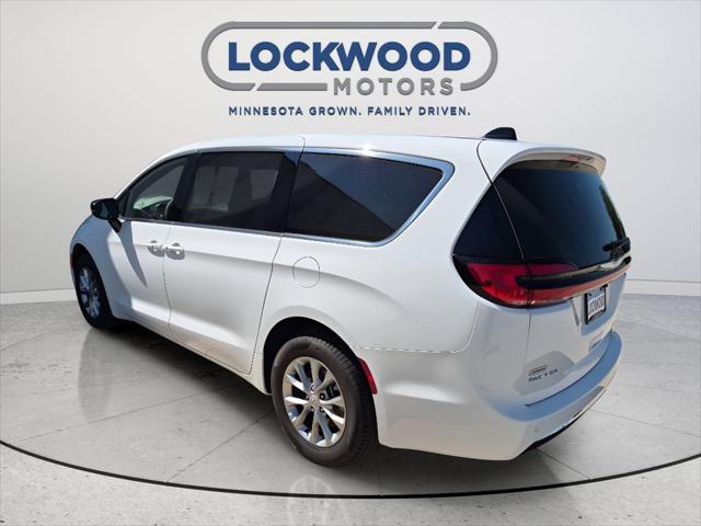 2026 Chrysler Pacifica Limited AWD