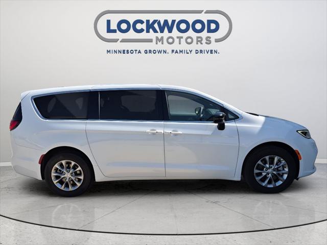 2026 Chrysler Pacifica Limited AWD
