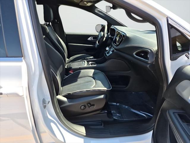 2026 Chrysler Pacifica Limited AWD