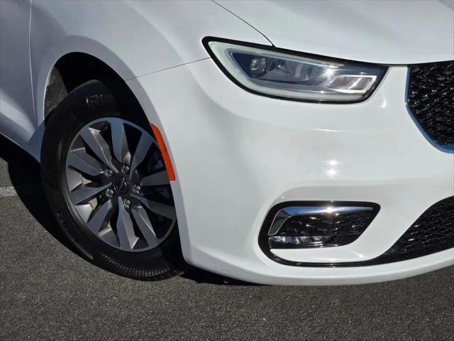 2023 Chrysler Pacifica Hybrid Touring L