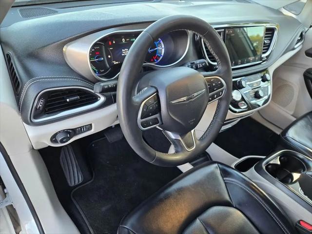 2023 Chrysler Pacifica Hybrid Touring L
