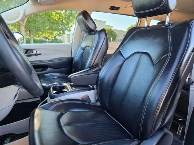 2023 Chrysler Pacifica Hybrid Touring L