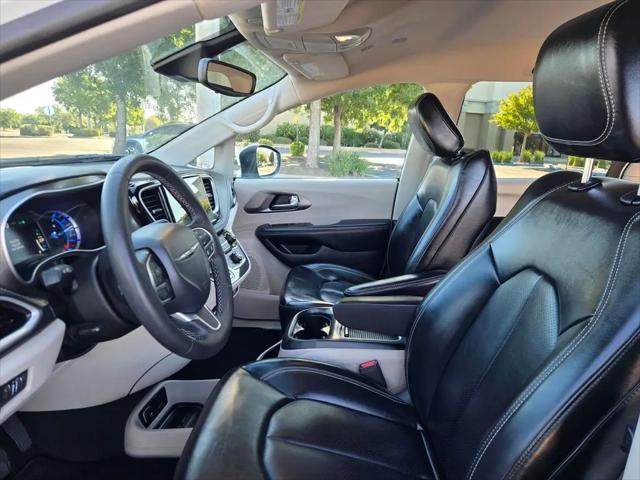 2023 Chrysler Pacifica Hybrid Touring L