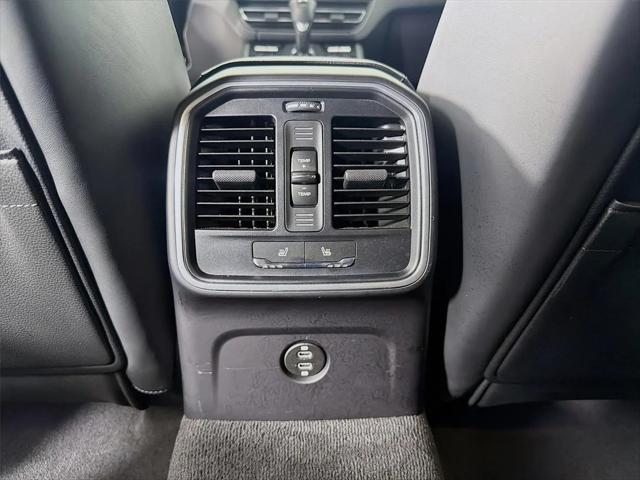 2023 Porsche Macan Macan