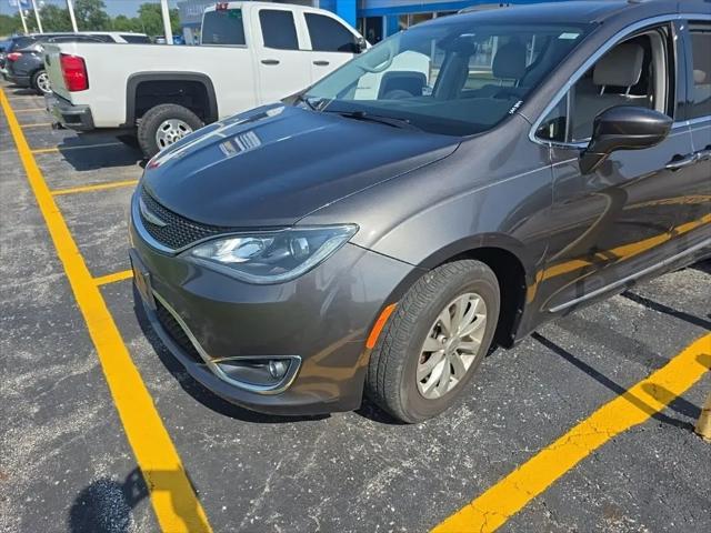 2018 Chrysler Pacifica Touring L for sale in Merrillville, IN