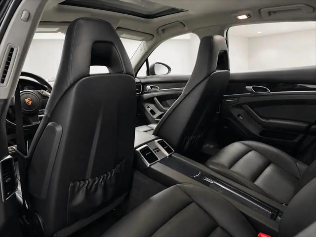 2015 Porsche Panamera 2