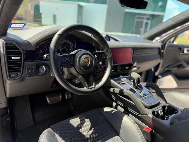 2023 Porsche Cayenne Turbo GT