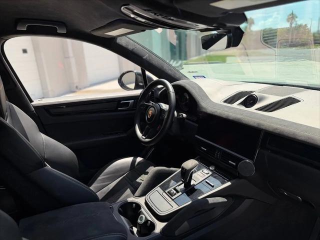 2023 Porsche Cayenne Turbo GT