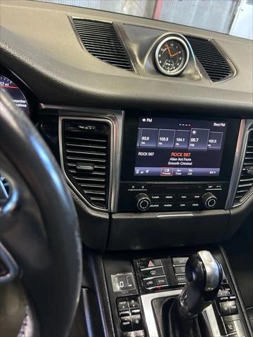 2017 Porsche Macan Macan