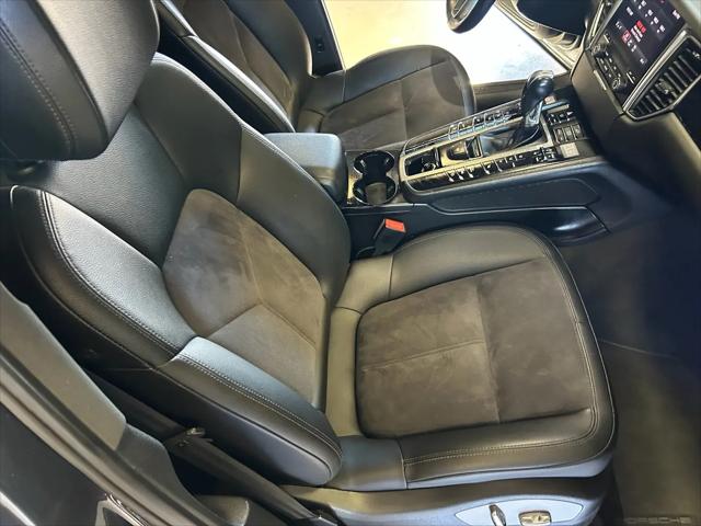 2017 Porsche Macan Macan