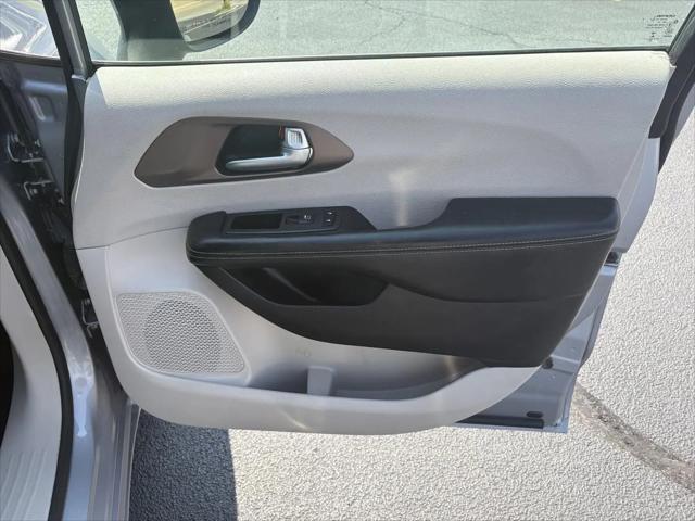 2021 Chrysler Voyager LXI