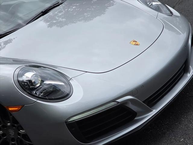 2018 Porsche 911 Carrera