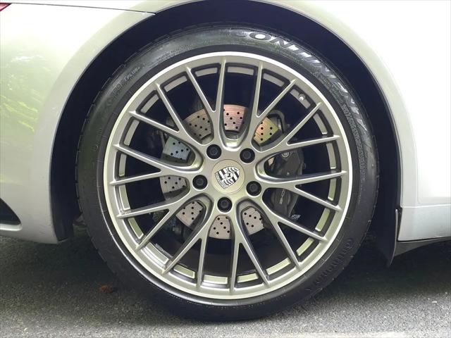 2018 Porsche 911 Carrera