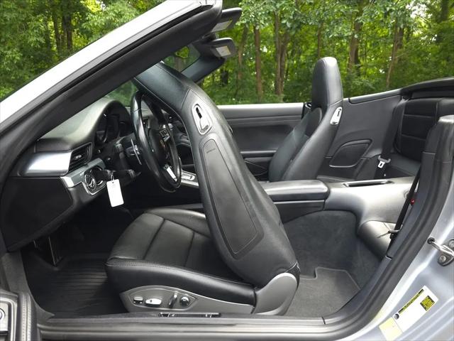 2018 Porsche 911 Carrera