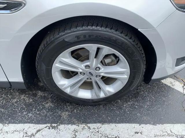 2016 Ford Taurus SE