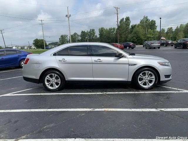 2016 Ford Taurus SE