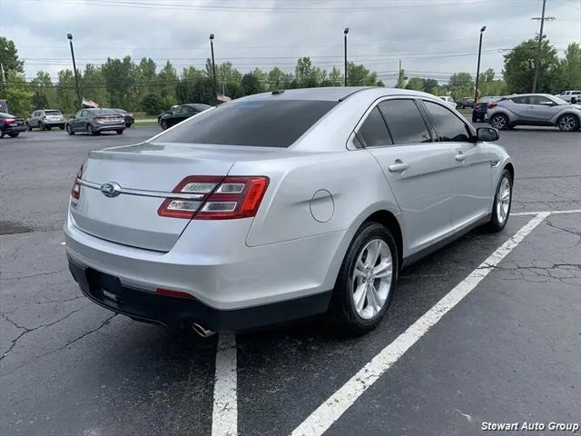 2016 Ford Taurus SE