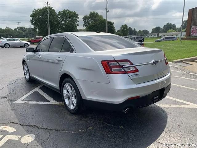 2016 Ford Taurus SE