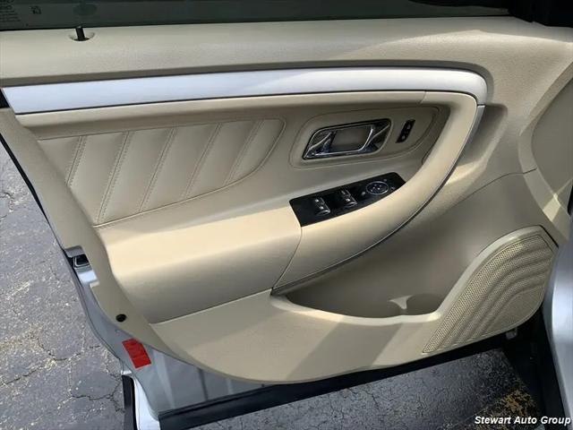 2016 Ford Taurus SE