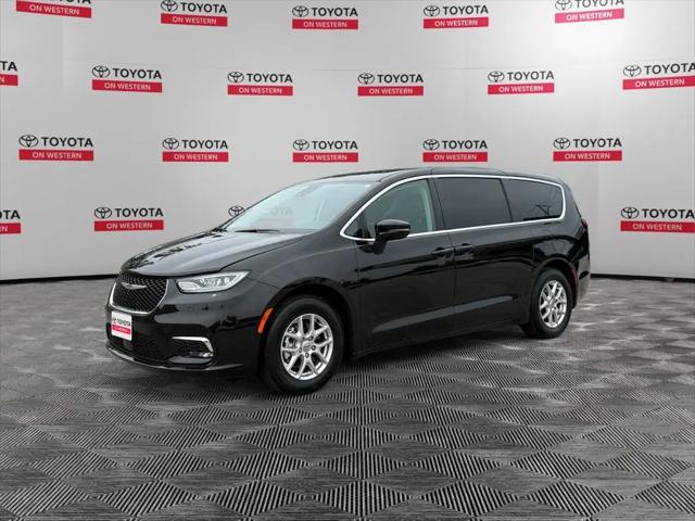 2024 Chrysler Pacifica Touring L for sale in Chicago, IL