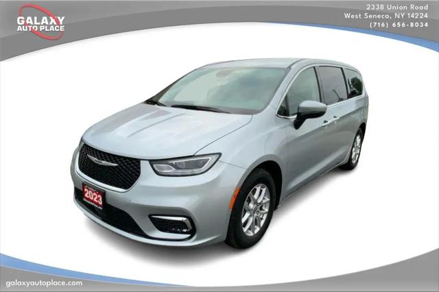 2023 Chrysler Pacifica Touring L for sale in West Seneca, NY