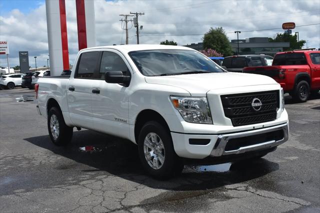 2023 Nissan Titan Crew Cab SV 4x2
