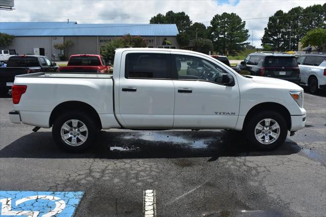 2023 Nissan Titan Crew Cab SV 4x2