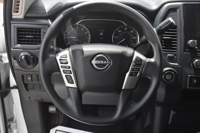 2023 Nissan Titan Crew Cab SV 4x2
