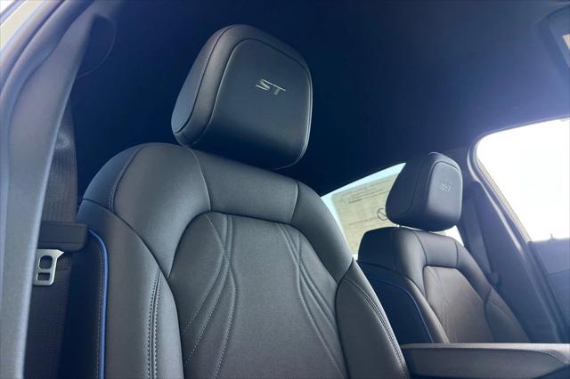 2026 Buick NV Sport Touring FWD
