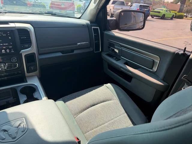 2017 Ram 1500 Big Horn Crew Cab 4x4 5'7" Box