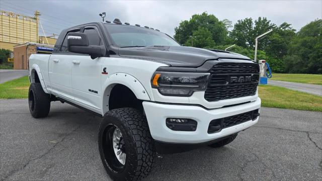 2024 Ram 3500 Limited Mega Cab 4x4 64 Box