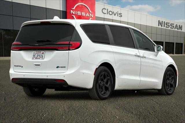 2022 Chrysler Pacifica Hybrid Limited
