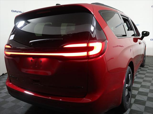 2027 Chrysler Pacifica Limited
