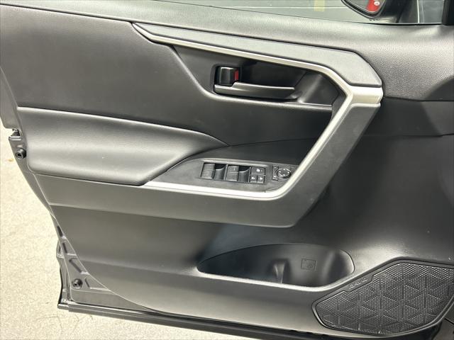 Certified Used 2025 MAGNETIC GRAY MET. Toyota  image 14