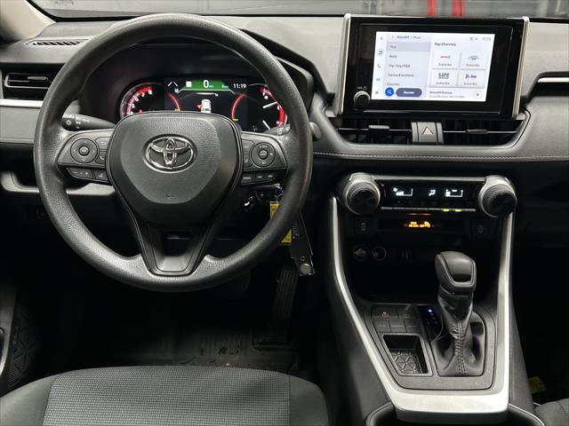 Certified Used 2025 MAGNETIC GRAY MET. Toyota  image 28
