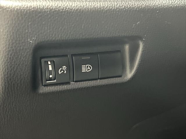 Certified Used 2025 MAGNETIC GRAY MET. Toyota  image 34