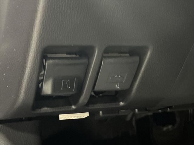 Certified Used 2025 MAGNETIC GRAY MET. Toyota  image 35