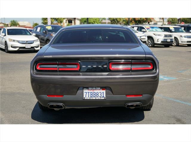 2016 Dodge Challenger SXT