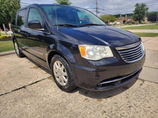 2015 Chrysler Town & Country Touring for sale in Willoughby, OH