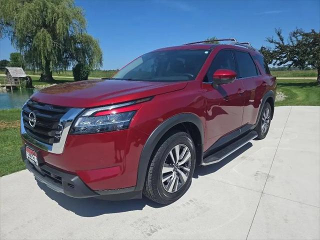 2024 Nissan Pathfinder SL 4WD for sale in Neenah, WI