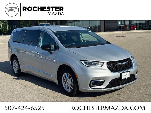 2024 Chrysler Pacifica Touring L for sale in Rochester, MN