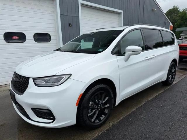 2021 Chrysler Pacifica Limited AWD for sale in Binghamton, NY