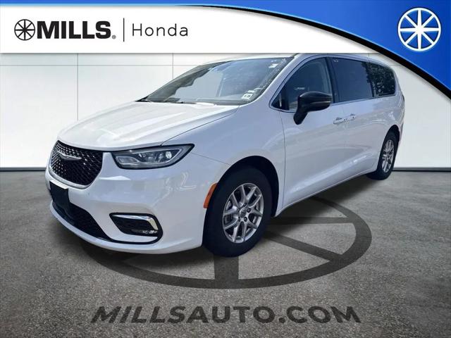 2024 Chrysler Pacifica Touring L for sale in Baxter, MN