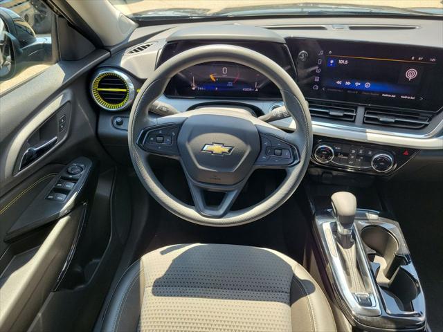 2025 Chevrolet Trax FWD LT