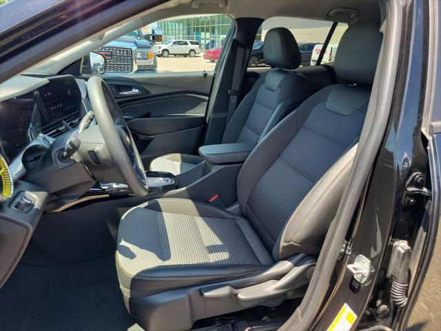2025 Chevrolet Trax FWD LT