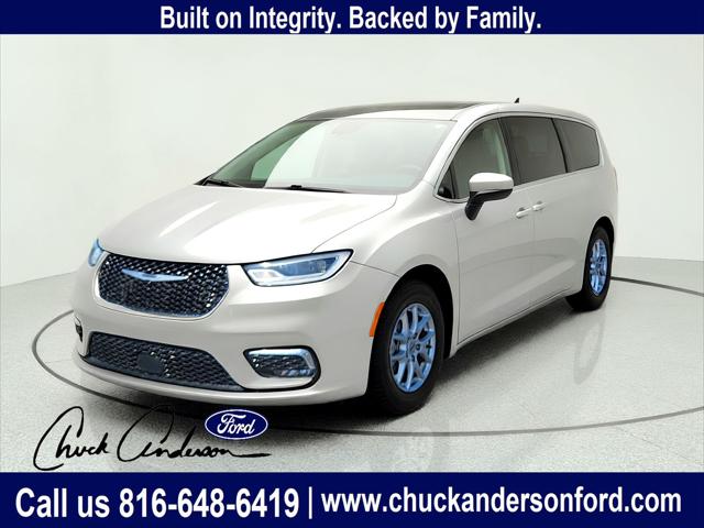 2023 Chrysler Pacifica Touring L for sale in Excelsior Springs, MO