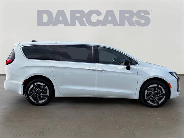 2027 Chrysler Pacifica Limited