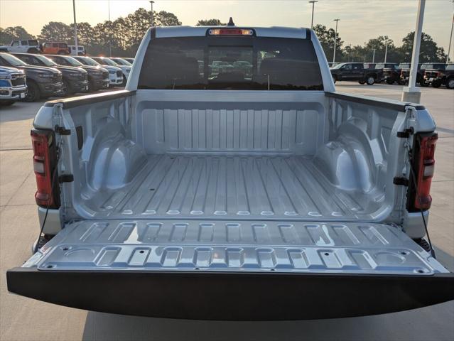 2026 Ram 1500 Express Crew Cab 4x4 57 Box