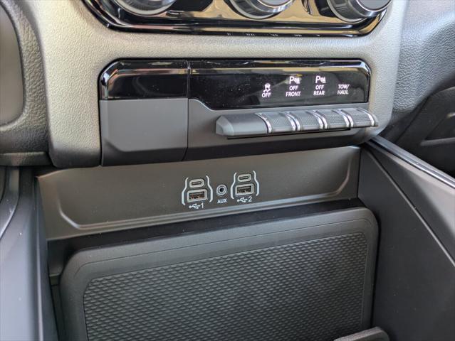 2026 Ram 1500 Express Crew Cab 4x4 57 Box