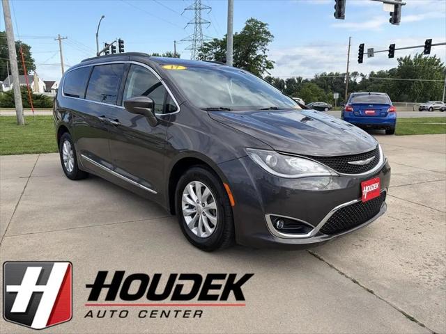 2017 Chrysler Pacifica Touring-L for sale in Marion, IA